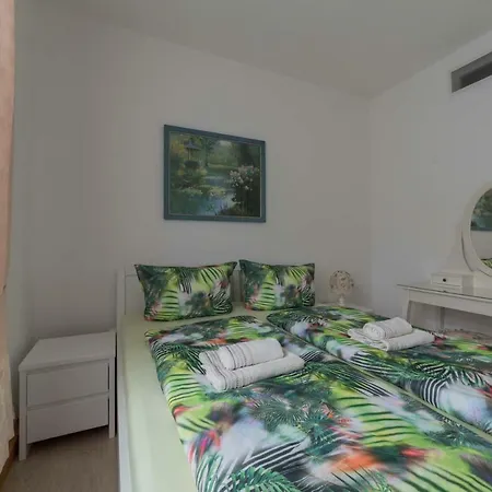 Daire Zentrale Ferienwohnung In Gruna Im Dg Dresden